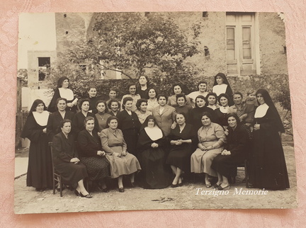 1957 Mese di maggio in oratorio.